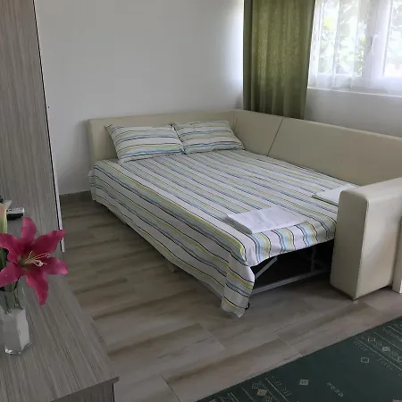 דירה Fuk-tak Apartmani,plaza I Bar סטאר דויירן
