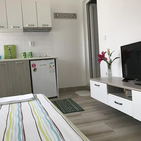 Fuk-tak Apartmani,plaza I Bar * סטאר דויירן